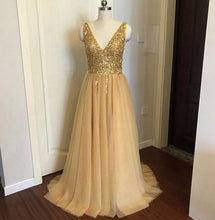 Load image into Gallery viewer, Beading Prom Dresses 2019 V neck Pink High Split Tulle Sweep Train Sleeveless Evening Gown A-line Lace Up Backless Vestido De
